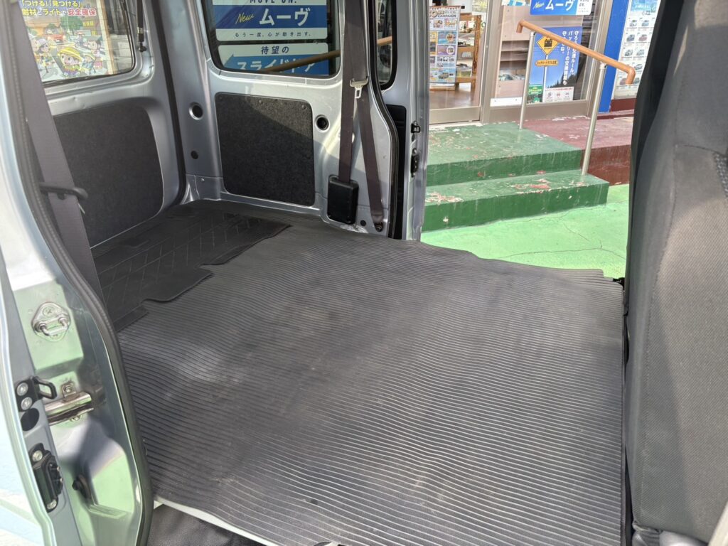 ハイゼットカーゴ　デラックス　２ＷＤ　オートマ